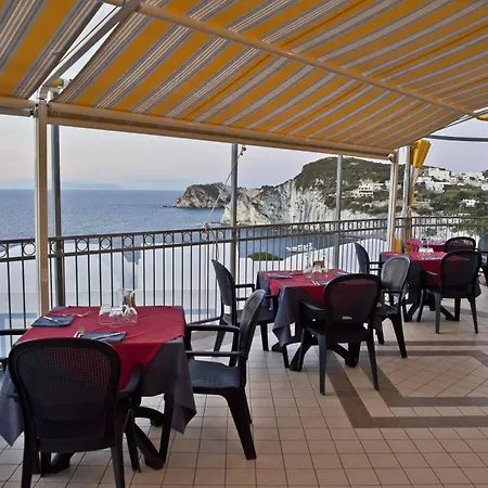 Hotel Villaggio Dei Pescatori 3*